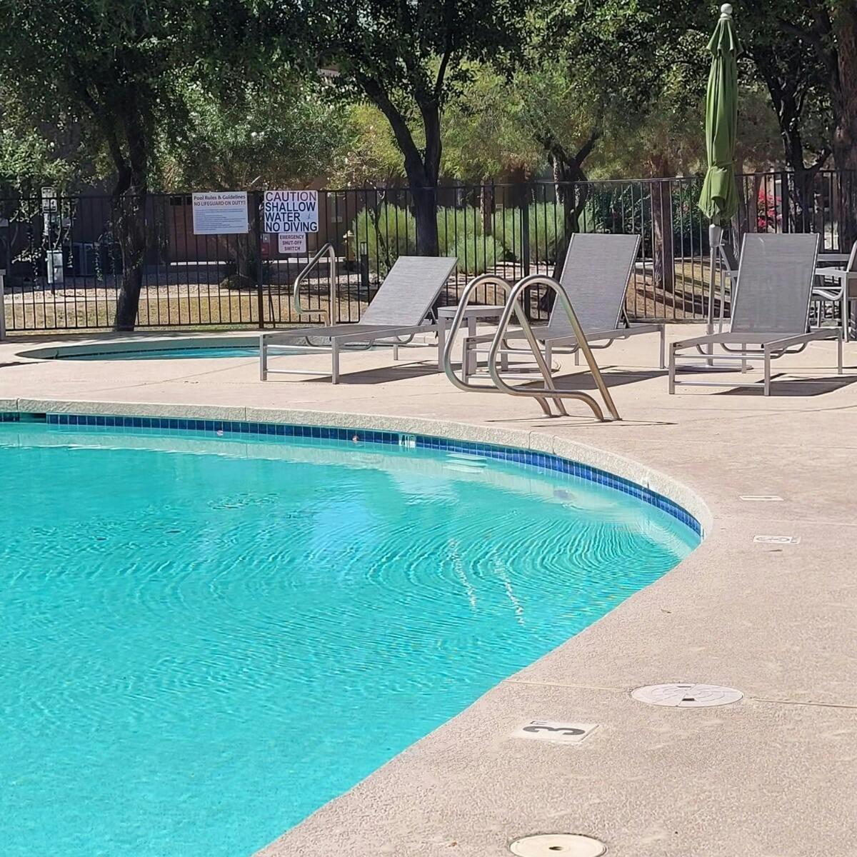Villa Verde Surprise Stadium - Resort Living Bagian luar foto